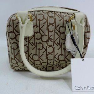 Calvin Klein Signature Logo New With Tags